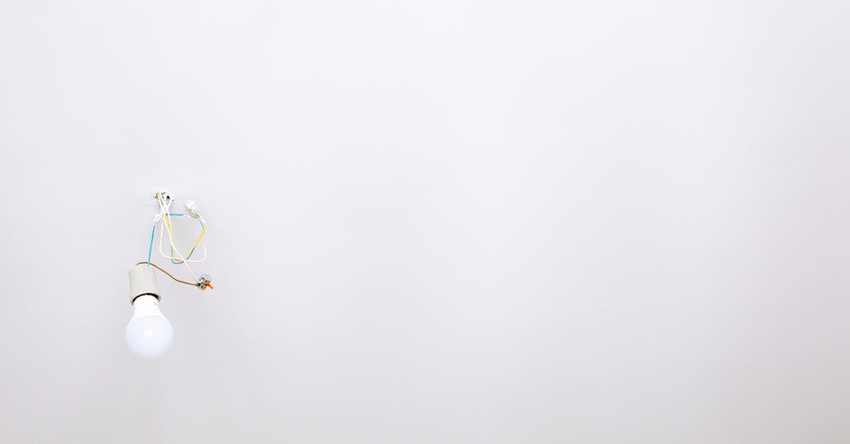 découvrez comment installer un plafonnier suspendu sans percer, une solution simple et rapide pour éclairer votre intérieur sans abîmer vos murs ou plafonds.