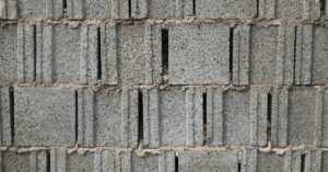 découvrez le poids standard des parpaings (cinder blocks) pour vos projets de construction et bricolage, avec des conseils pratiques pour choisir le bon modèle.