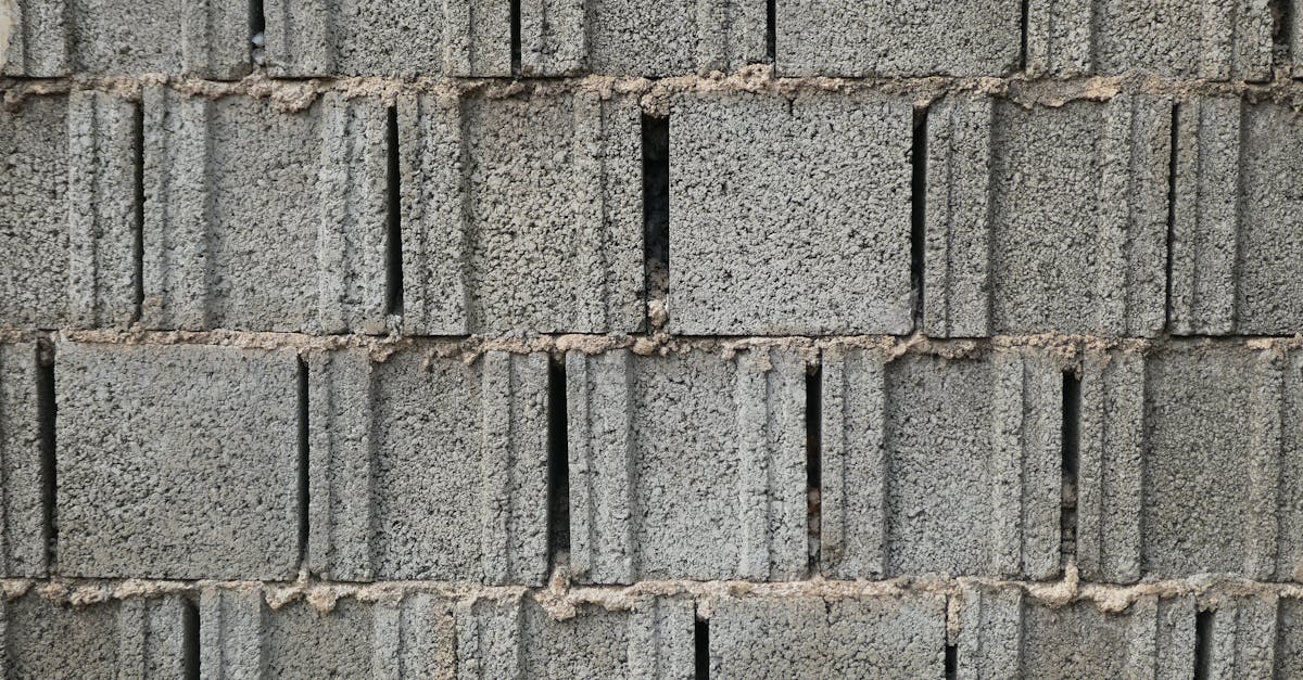découvrez le poids standard des parpaings (cinder blocks) pour vos projets de construction et bricolage, avec des conseils pratiques pour choisir le bon modèle.