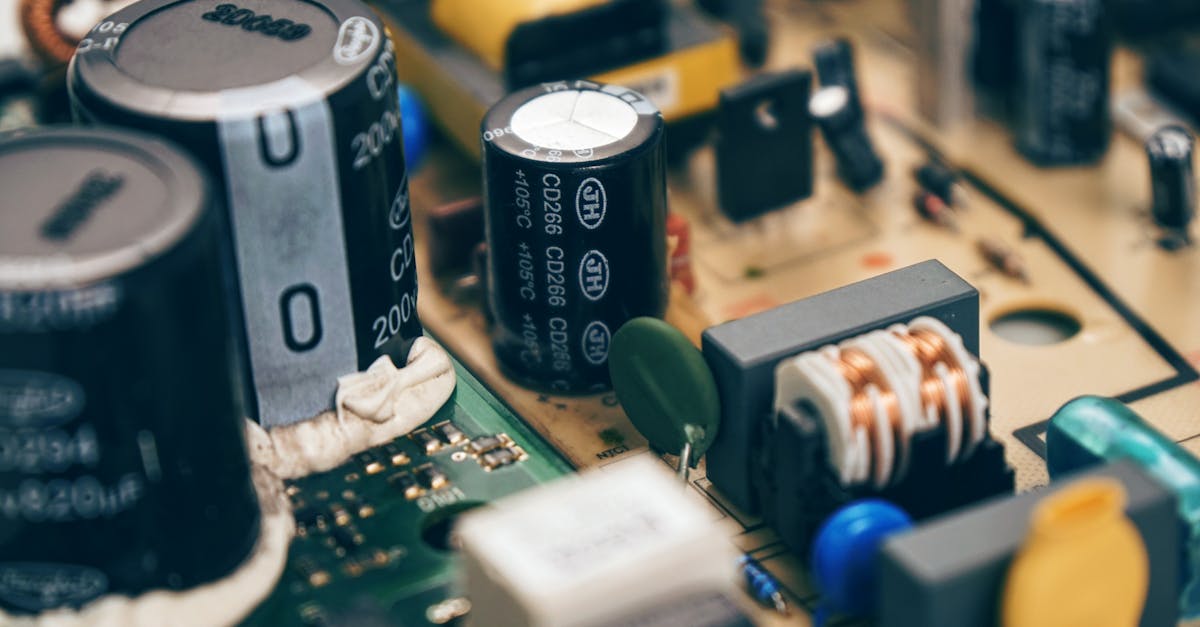 découvrez tout sur le disjoncteur : fonctionnement, types et conseils d’utilisation pour protéger efficacement vos installations électriques.