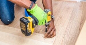 perceuse sans fil puissante et légère, idéale pour tous vos projets de bricolage avec une autonomie longue durée et une grande maniabilité.