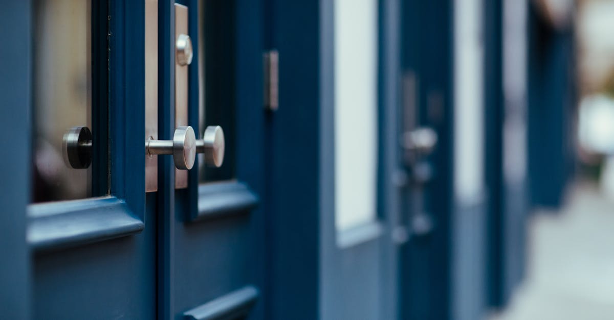 sécurisez votre porte sans perçage grâce à des solutions faciles à installer, efficaces et sans endommager votre surface.