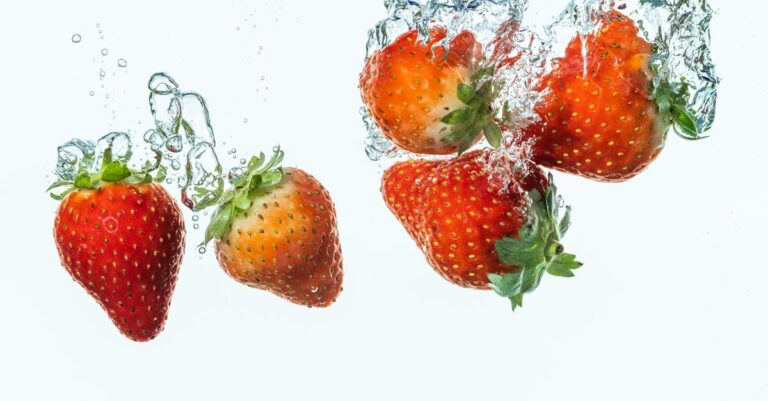 découvrez les causes et les solutions pour prévenir la détérioration des fruits et prolonger leur fraîcheur.