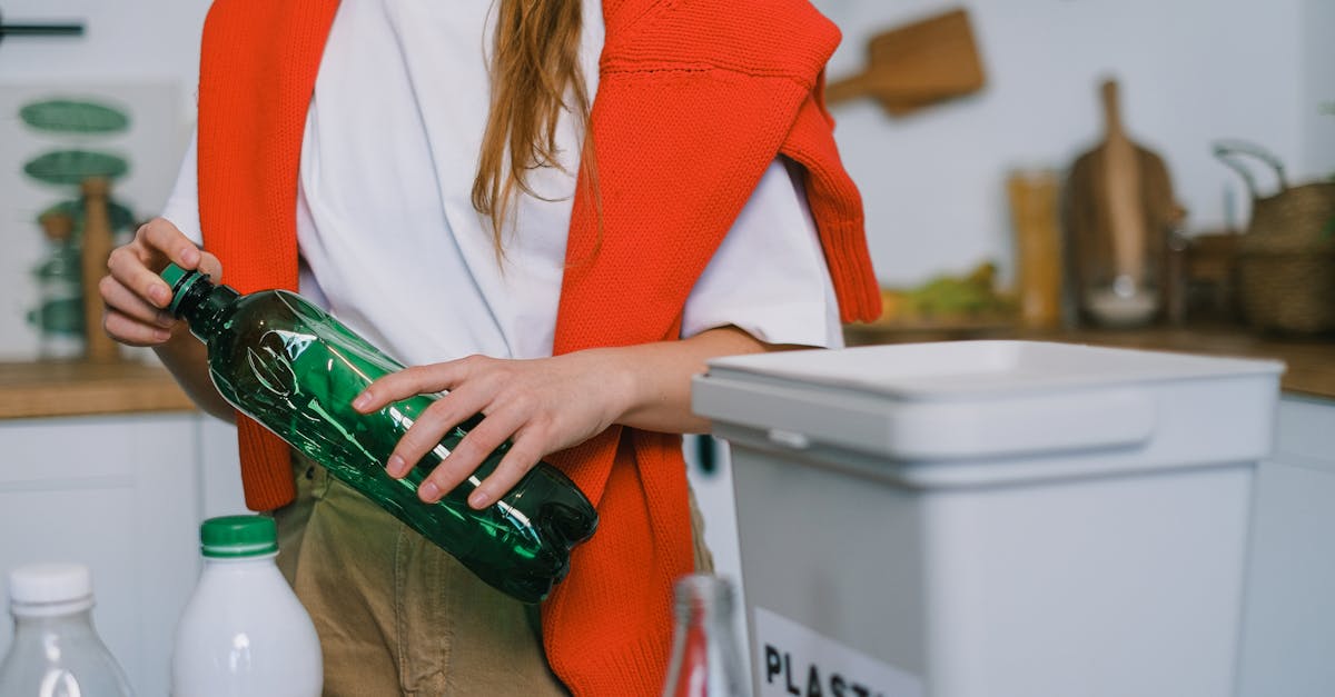 découvrez comment utiliser des asticots pour accélérer le compostage de manière naturelle et efficace, en transformant vos déchets organiques plus rapidement.